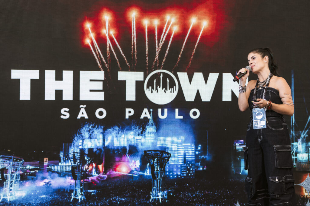 MORIVA_TT25_250914_COLETIVA_LARAVALENCA-9576-1024x683 Último dia do The Town 2025 reúne Katy Perry, Camila Cabello, J Balvin, IZA