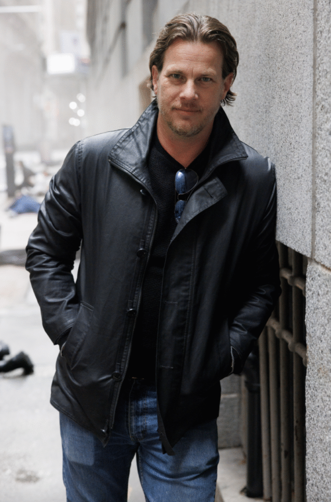 Jonah-Nolan-Headshot-1-674x1024 The Boys e Fallout dominam o painel do Prime Video na CCXP25