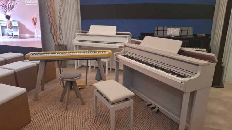 O Futuro do Piano Digital: Como a Casio uniu Design e Performance no novo Celviano Grey Beige