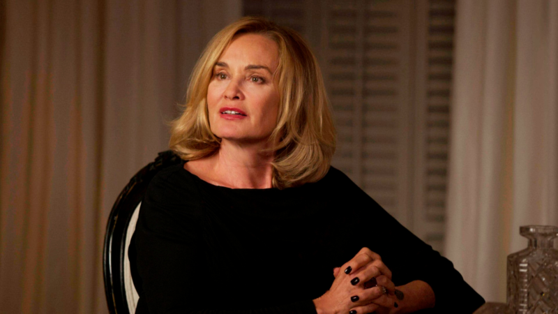 American Horror Story: Jessica Lange retorna na 13ª temporada e reacende fase clássica da série