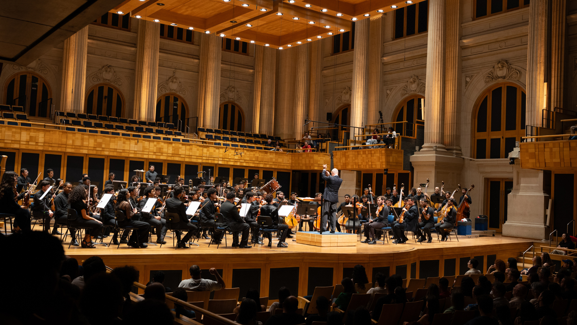 Orquestra Jovem do Estado se apresenta na Sala São Paulo com repertório que mistura gerações
