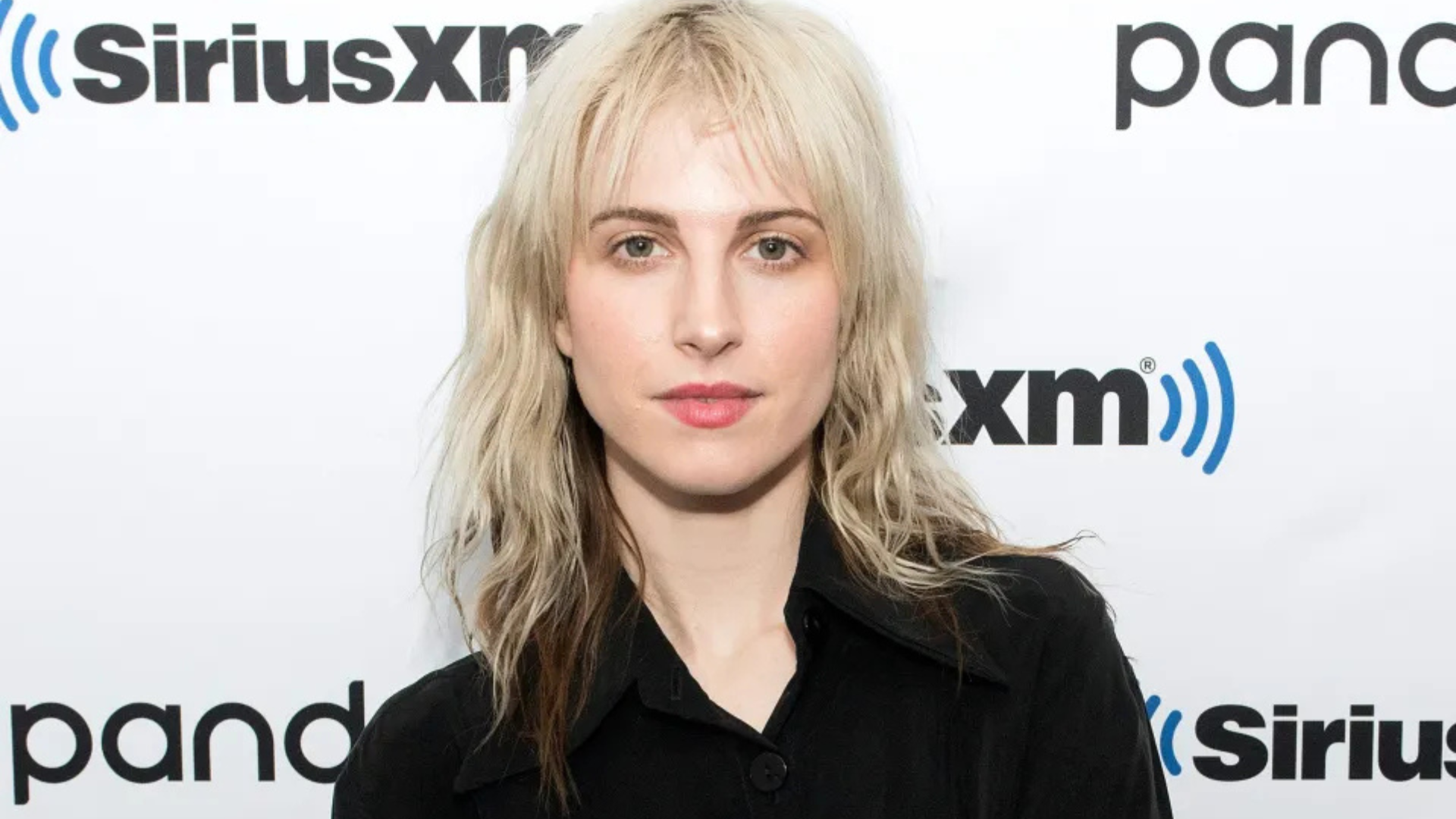 Hayley Williams confirma show solo em São Paulo para novembro