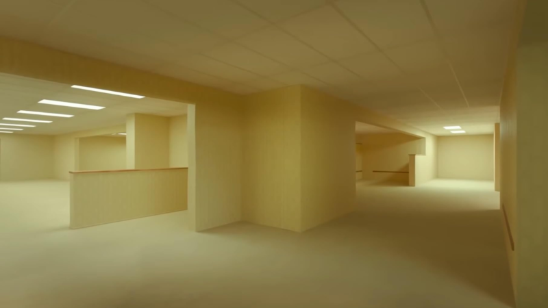 Backrooms: Um Não-Lugar transforma creepypasta da internet em experiência no cinema