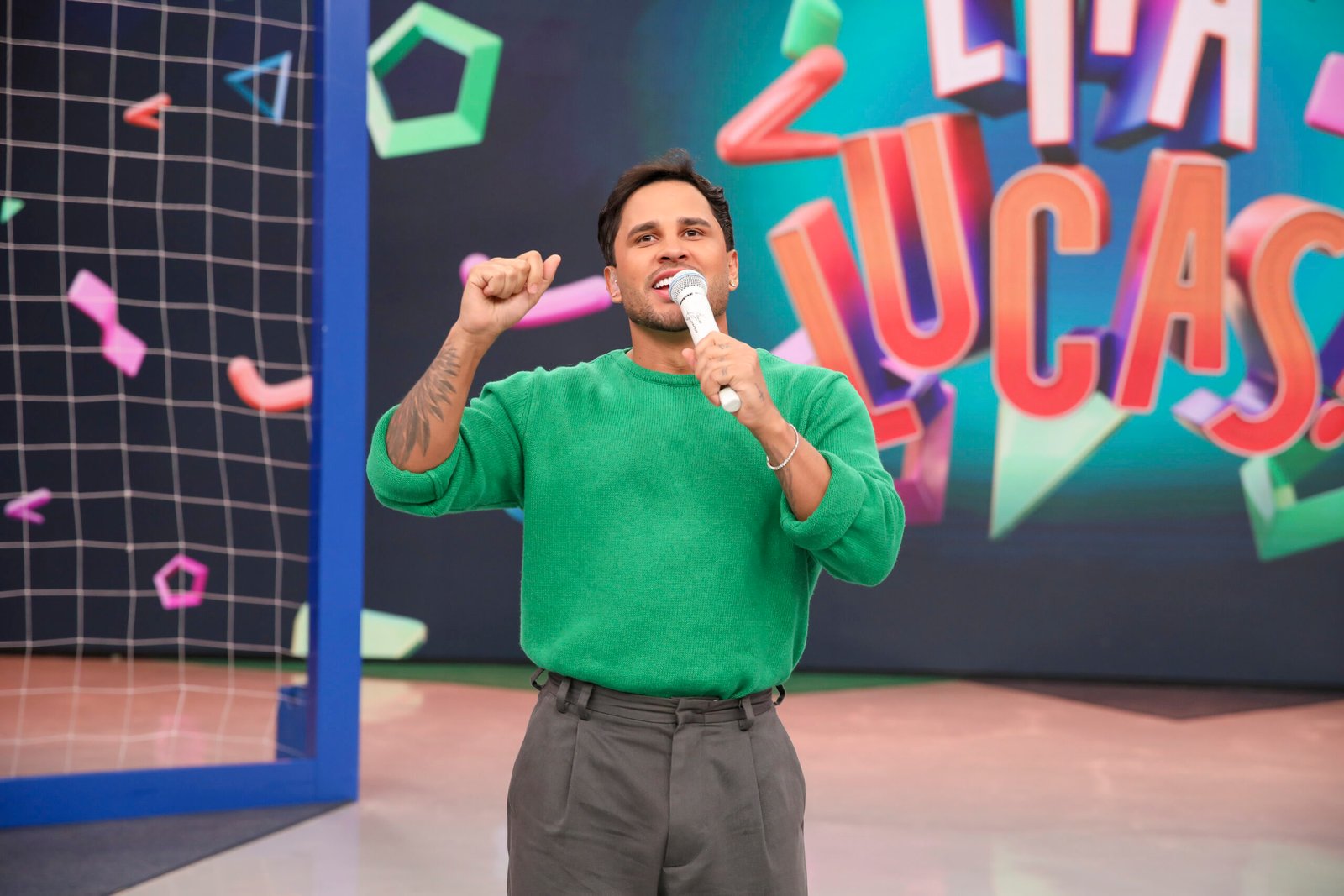 ‘Eita Lucas!’: Lucas Guimarães conhece o “taxista mais feliz de São Paulo” em encontro emocionante
