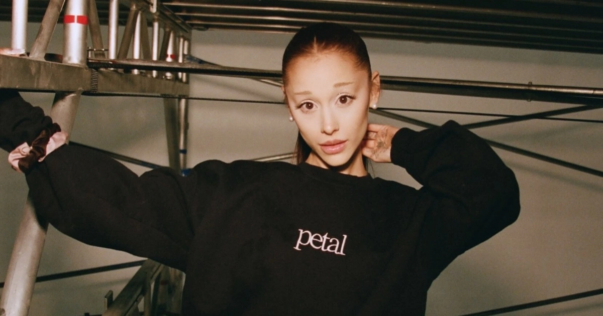 Ariana Grande anuncia pausa na carreira após turnê e deixa musical em Londres