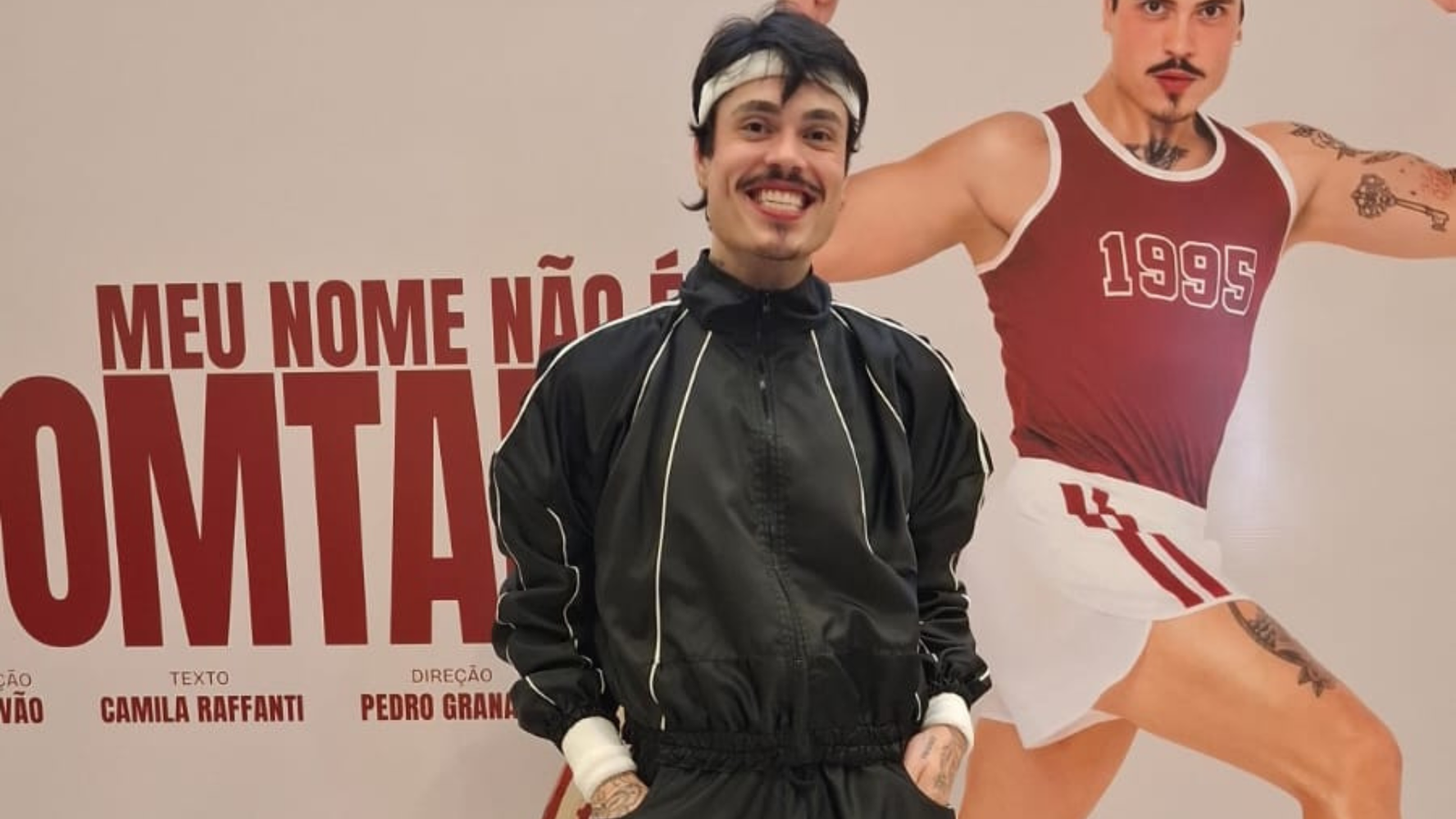Lucas Montalvão, o Bomtalvão, lota teatro em São Paulo com espetáculo autobiográfico
