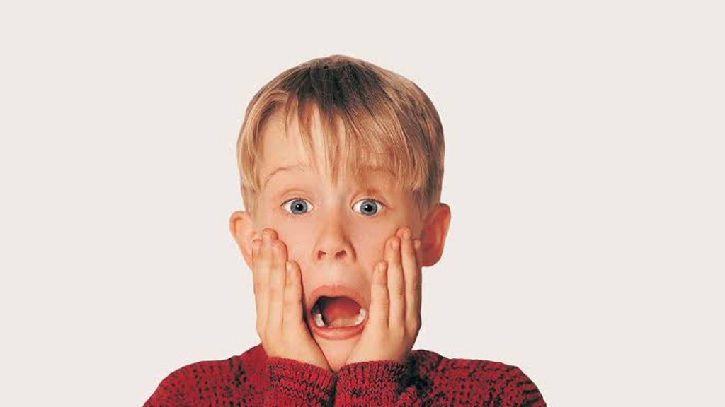 Post-LazCult-39-1024x576 Macaulay Culkin completa 46 anos: do sucesso de Kevin a papéis que surpreenderam o público