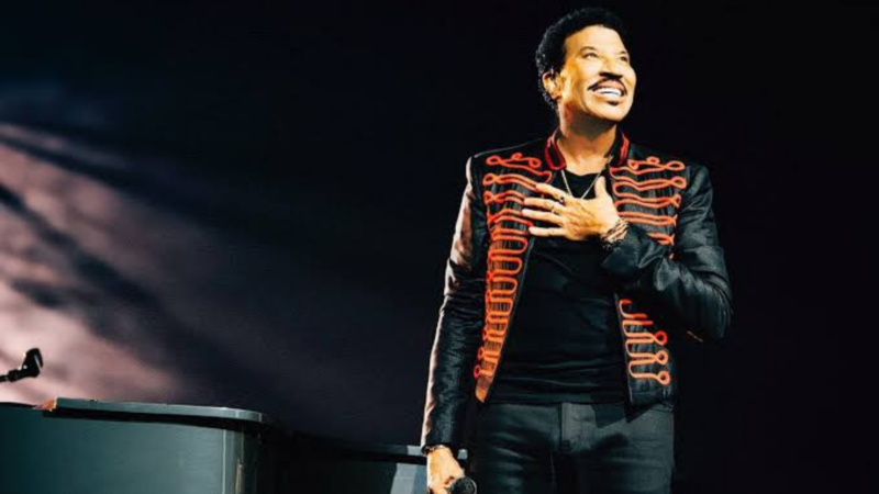 Lionel Richie é internado em UTI após show nos Estados Unidos