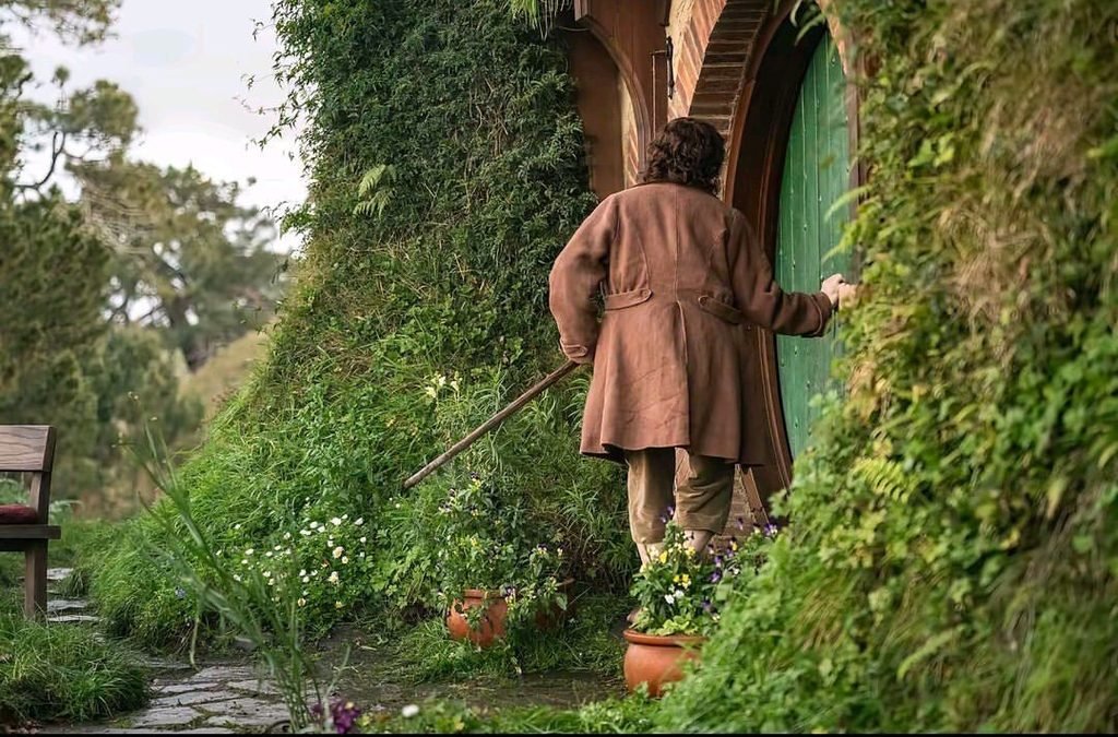 AS-PRIMEIRAS-IMAGENS-DO-NOVO-FILME-DE-OS-SENHOR-DOS-ANEIS-ESTAO-ENTRE-NOSA-Warner-Bros.-divulgo-2-1024x675 O Senhor dos Anéis: A Caçada por Gollum ganha primeiras imagens oficiais