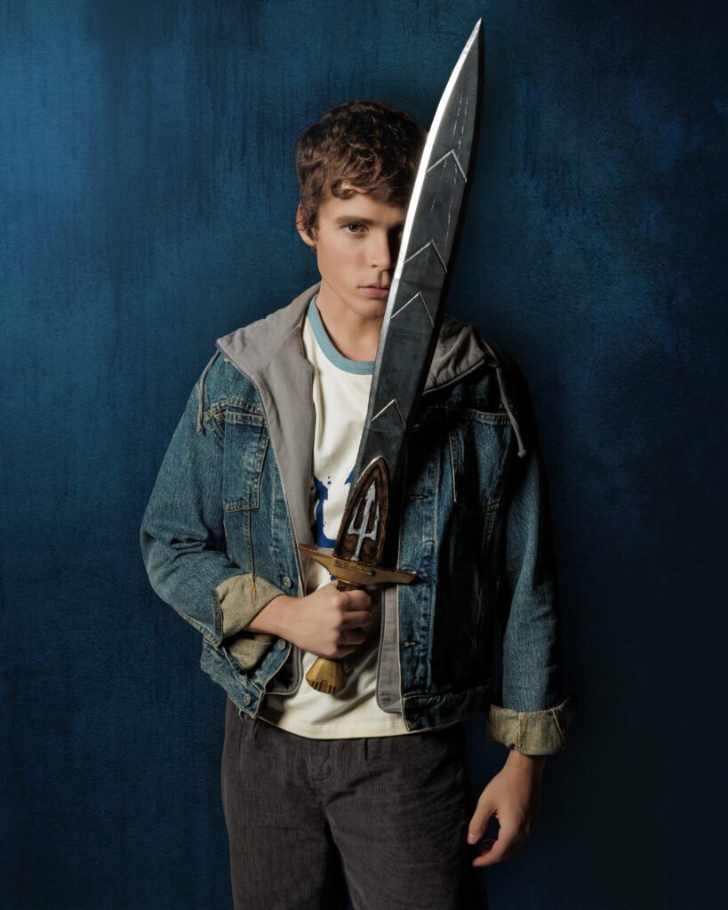 Joao-Lucas-1-819x1024 Percy Jackson: musical ganha novas fotos do elenco caracterizado